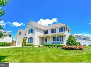 19 Fieldcrest Dr, Columbus, NJ 08022