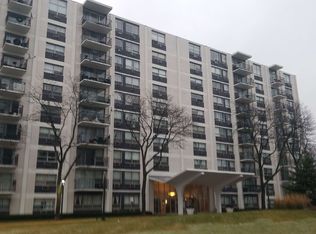 9001 W Golf Rd, Des Plaines, IL 60016