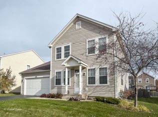 415 Mooresfield St, Elgin, IL 60124