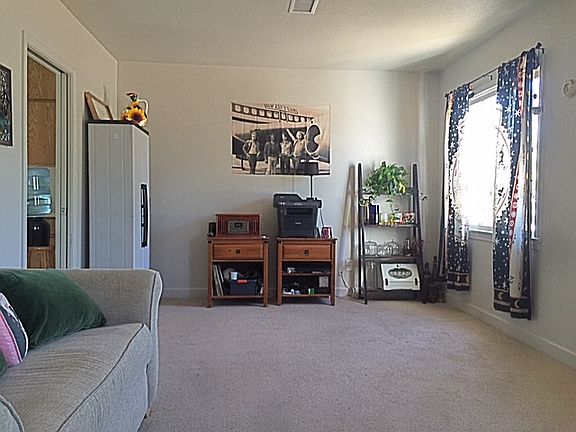 4th image of 1081 Vine St #B