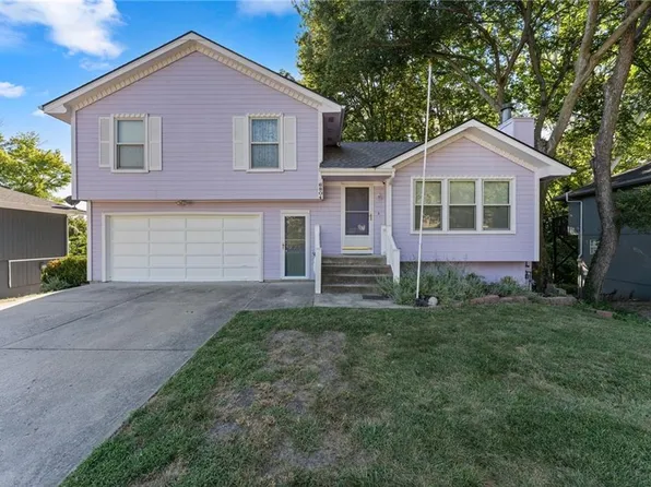6804 Orchard St, Pleasant Valley, MO 64068