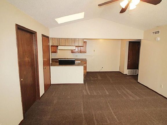 2nd image of 711 NE 11th St