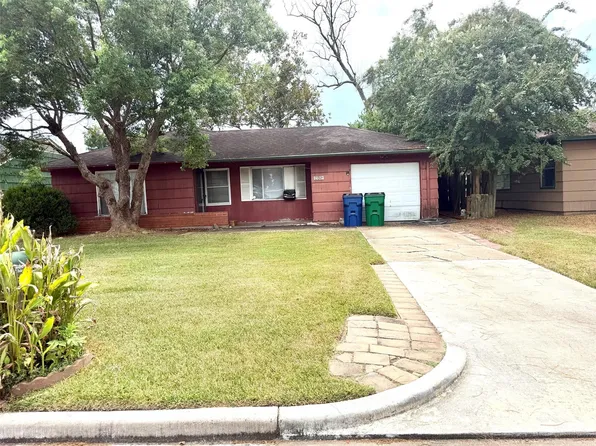 208 Richmond St, Angleton, TX 77515