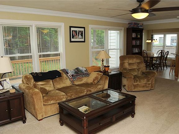 3rd image of 925 Keeling Dr