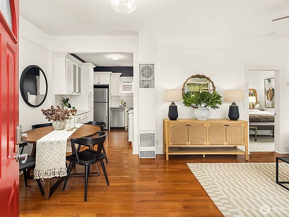 2nd image of 516 W Howe Street