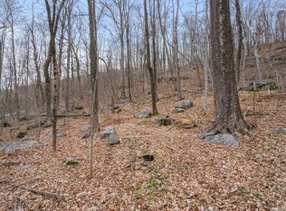 40 Wagon Wheel Rd, Sherman, CT 06784