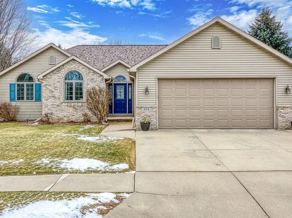 124 Hidden Ridges Cir, Combined Locks, WI 54113