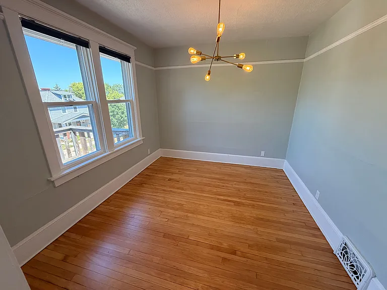 2 bed, 1.0 bath, 900 sqft, $1,500 — Photo 2