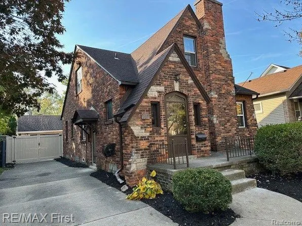 169 N Riverbank St, Wyandotte, MI 48192