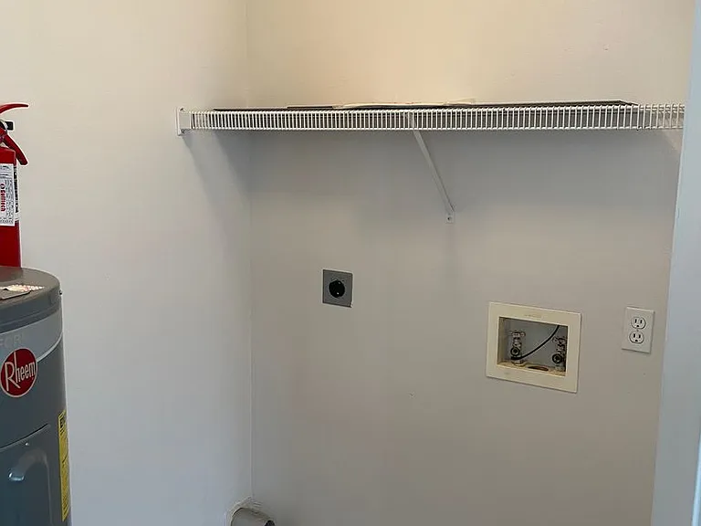 563 Florosa Ct — Photo 4
