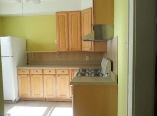 210 N Oraton Pkwy, East Orange, NJ 07017