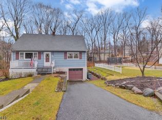 39 Oakwood Dr, Ringwood, NJ 07456
