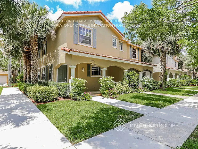 4553 Highgate Dr #B — Photo 3