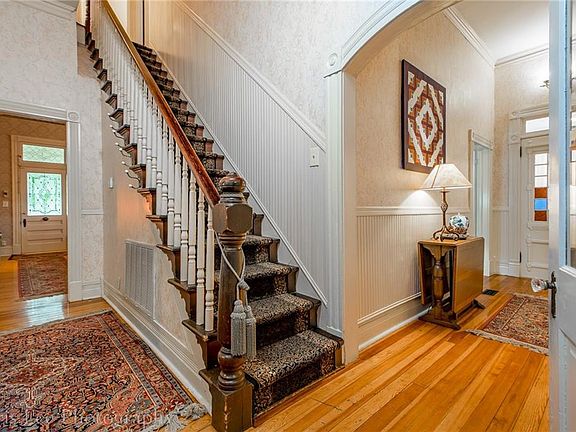 4th image of 327 N Washington Ave