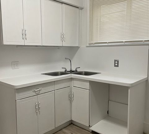 3rd image of 12728 Monica St
