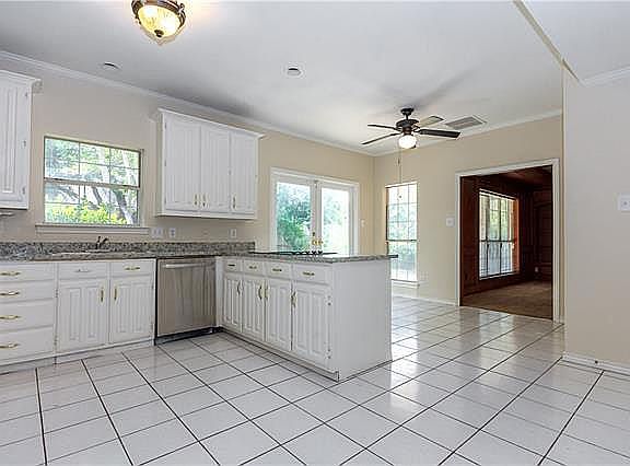5th image of 1314 Thistlewood Dr
