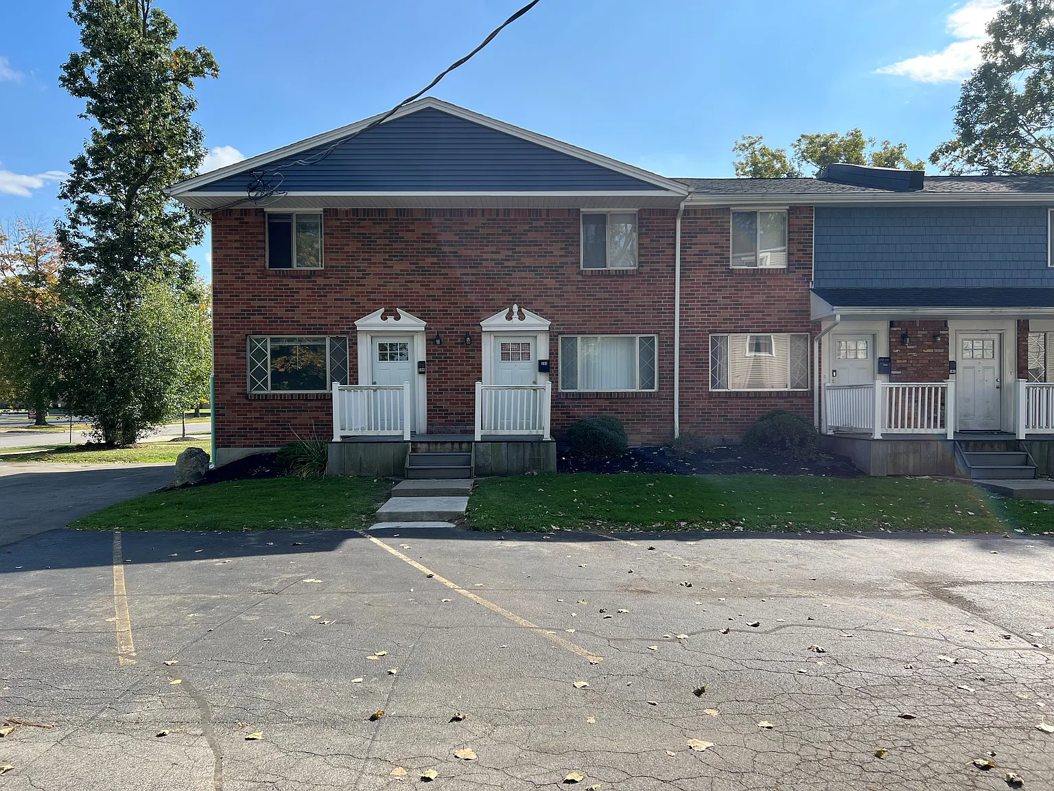 2 bed, 1.5 bath, 900 sqft, $1,595 — Photo 1