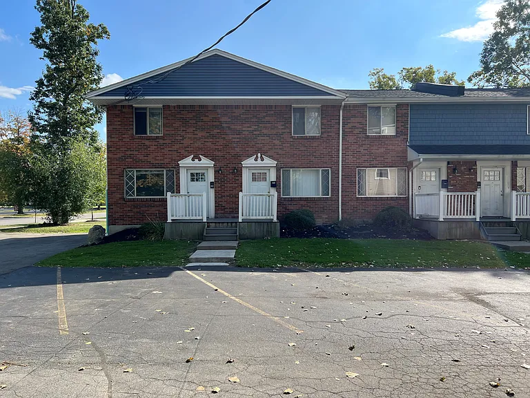 59-77 Denrose Dr #DR59B — Photo 1