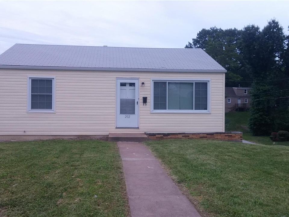 1st image of 202 N Marguerite Ave