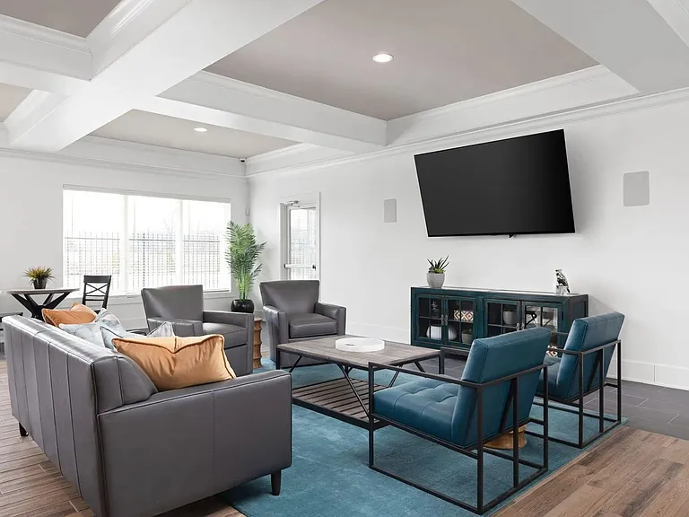 Union Club Apartments — Photo 29