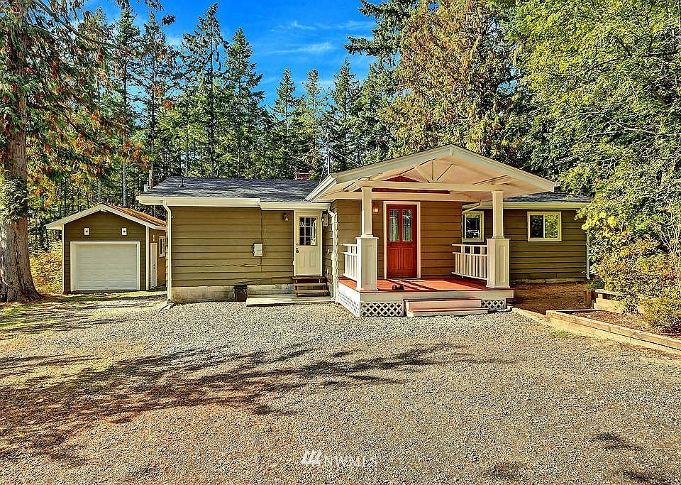 1st image of 2575 Shanda Lane NE