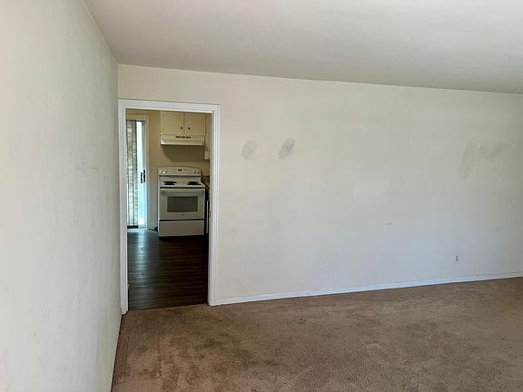 2nd image of 300 4th Ave S APT 5