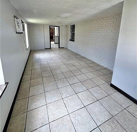 4th image of 1625 Williamsburg Dr