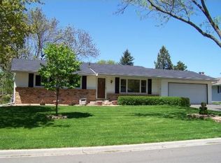 2404 114th St E, Burnsville, MN 55337