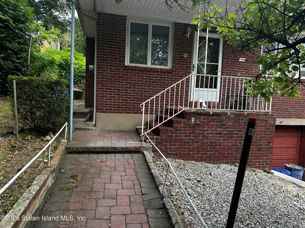 246 Sumner Pl, Staten Island, NY 10301