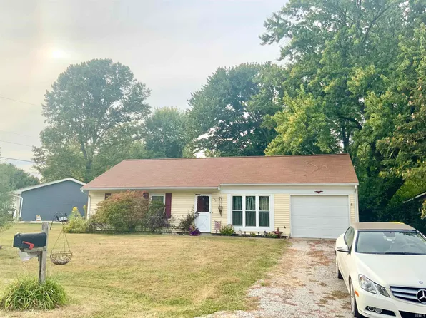 320 W Hickory Dr, Ellettsville, IN 47429