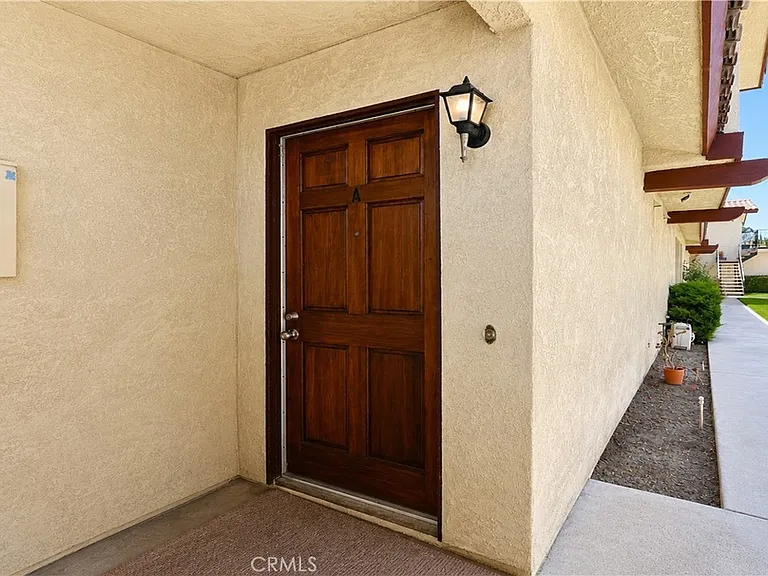 10355 La Reina Ave #A — Photo 3