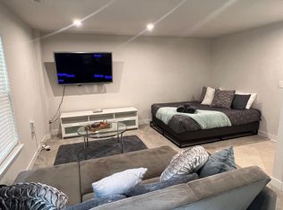 1613 Bark Branch Ln, Charlotte, NC 28205