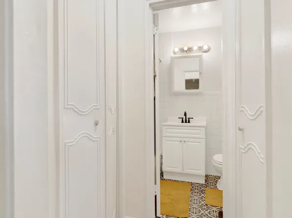 1200 East 53rd Street image 13 of 18