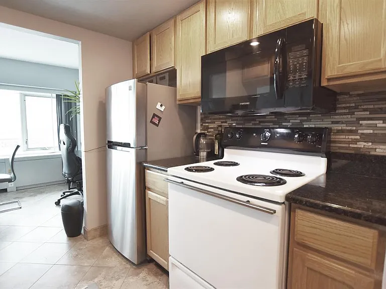 555 E William St #15J — Photo 8