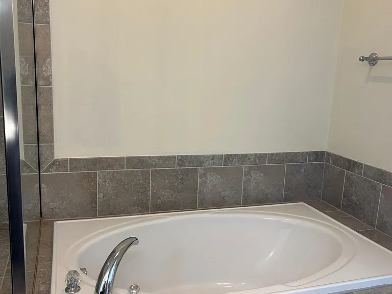 4129 Vallonia Dr — Photo 40