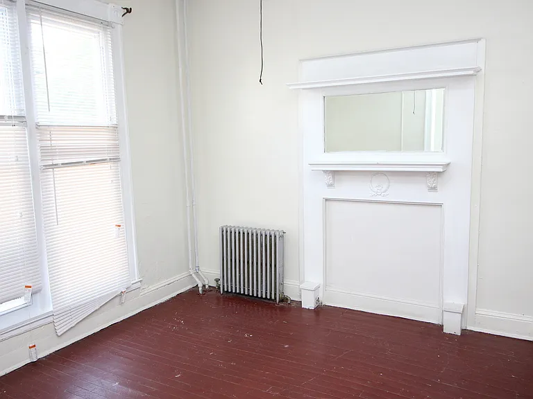 202 W Lorraine Ave — Photo 2