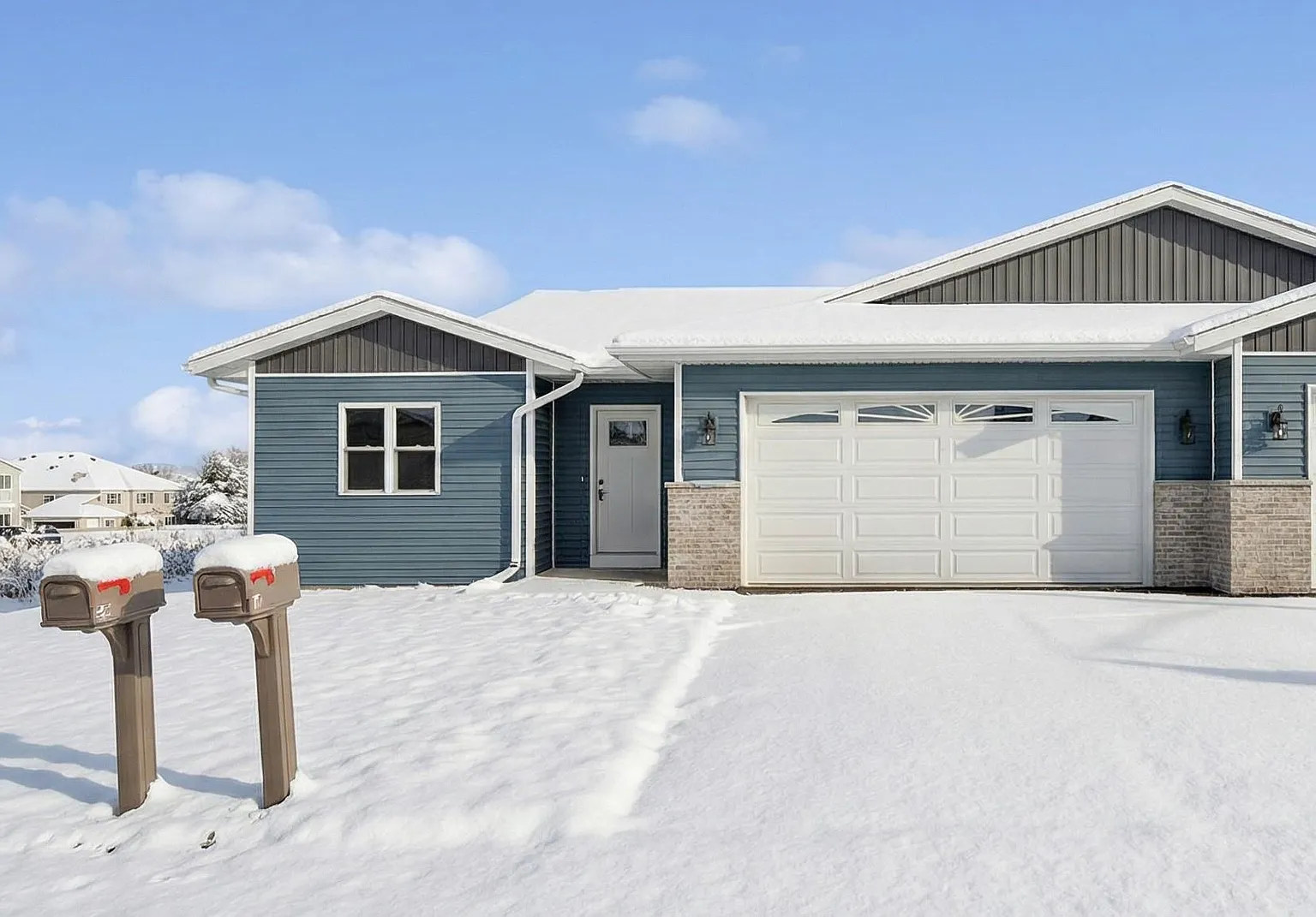 922 Vogt Ln photo 1