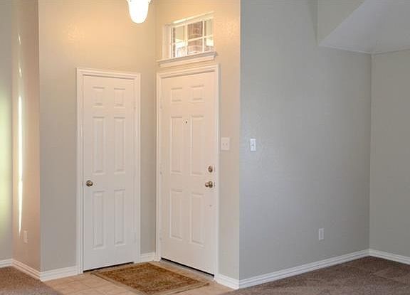 3rd image of 1311 Oakridge Dr