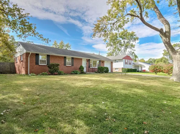 1813 Broadmoor Dr, Champaign, IL 61821