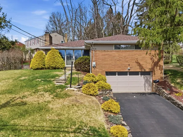1219 Cocker Dr, Bethel Park, PA 15102