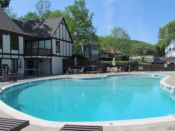4th image of 61 Sunny Brook Cir