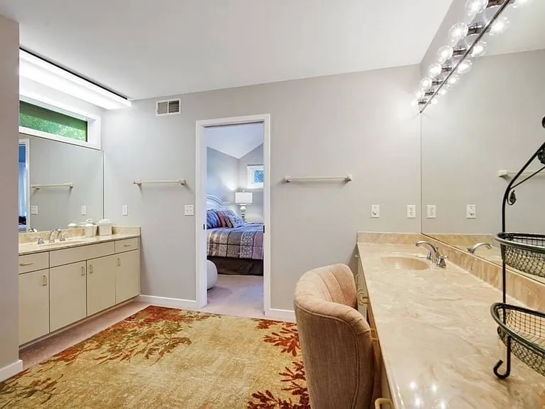 20 Heath Dr — Photo 15