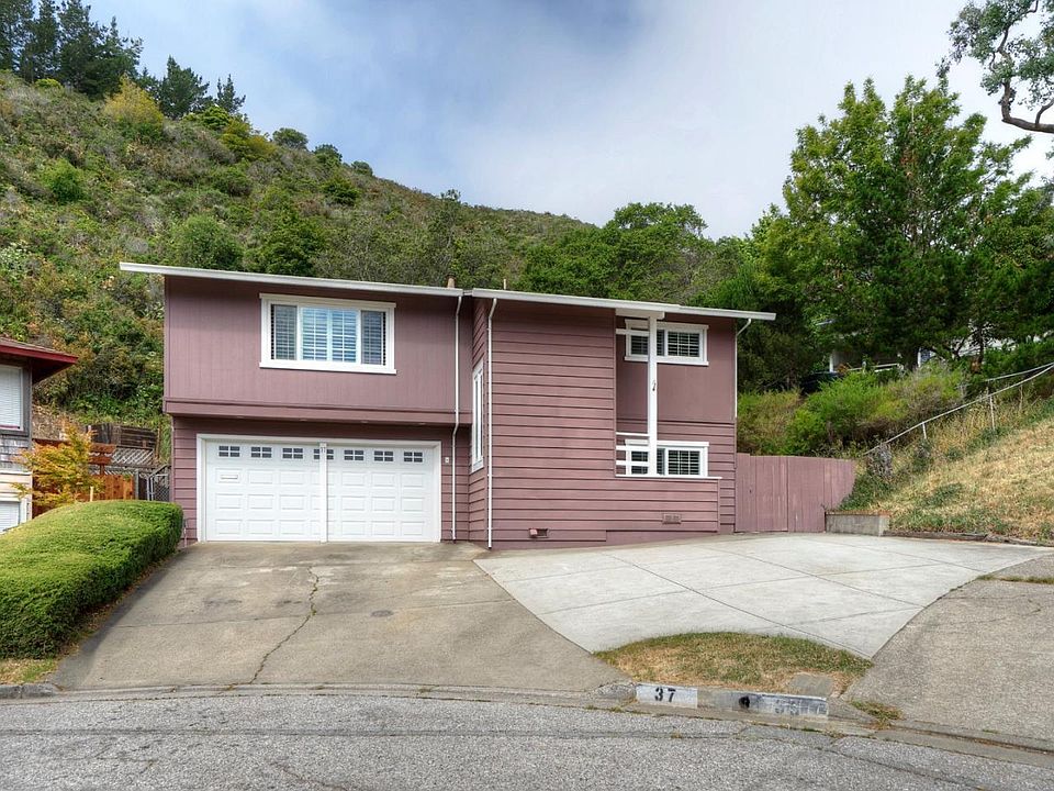 1st image of 37 Cape Breton Ct