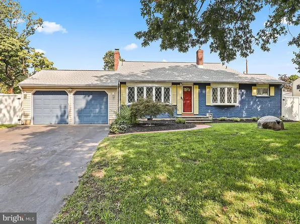 81 S Manor Ln, Yardley, PA 19067