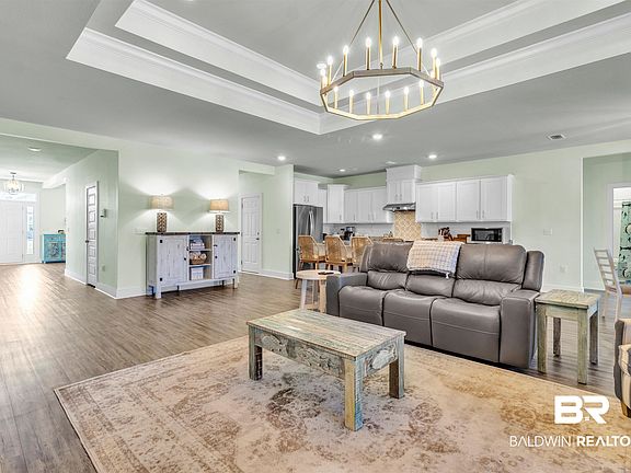 5th image of 370 Apollo Ave