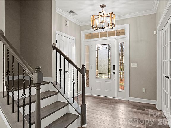 5th image of 2507 Hamlet Ct