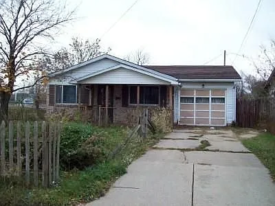 313 Elizabeth St photo 1