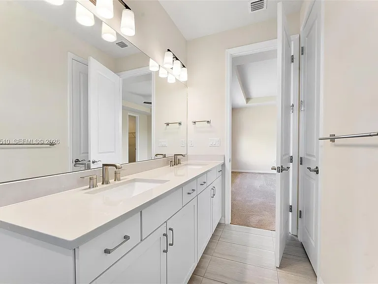 2485 Primrose Pl — Photo 33