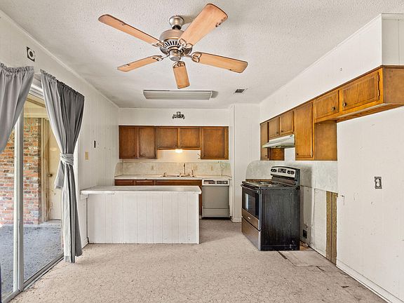 4th image of 138 Powell Dr