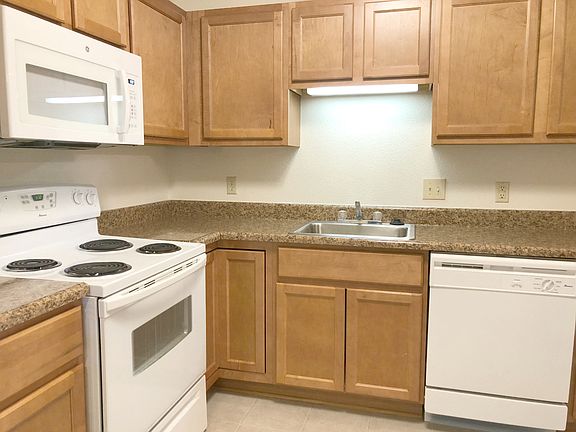 Large Kitchens- Stonehenge Gates in Flint, MI!